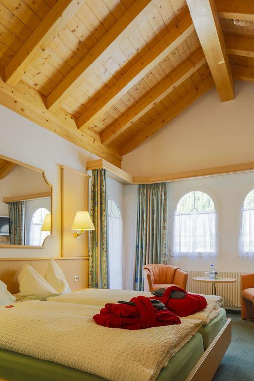 Wellness- Und Schneesporthotel Christiania Saas-Almagell Ngoại thất bức ảnh