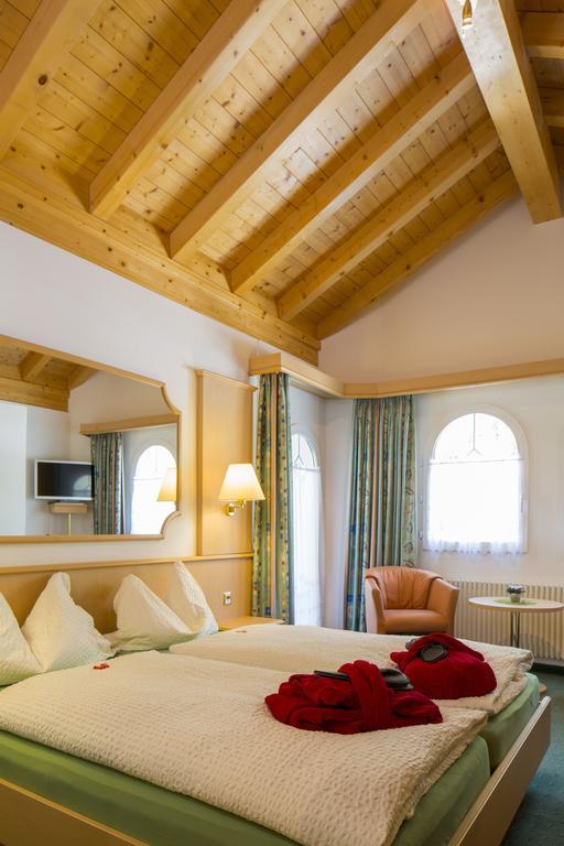 Wellness- Und Schneesporthotel Christiania Saas-Almagell Ngoại thất bức ảnh