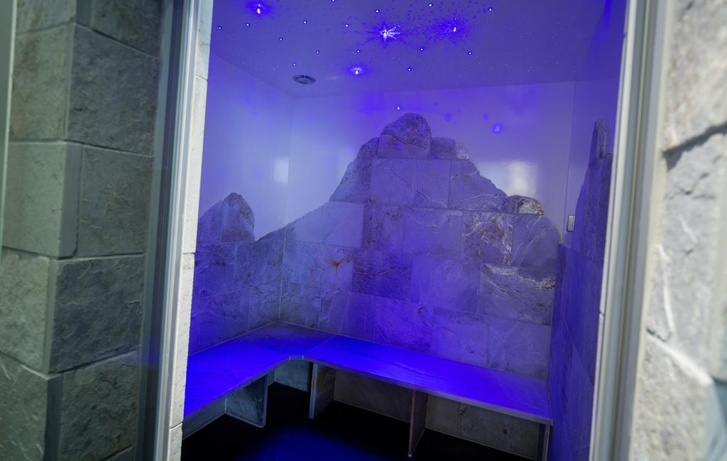 Wellness- Und Schneesporthotel Christiania Saas-Almagell Ngoại thất bức ảnh