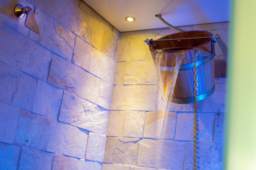 Wellness- Und Schneesporthotel Christiania Saas-Almagell Ngoại thất bức ảnh
