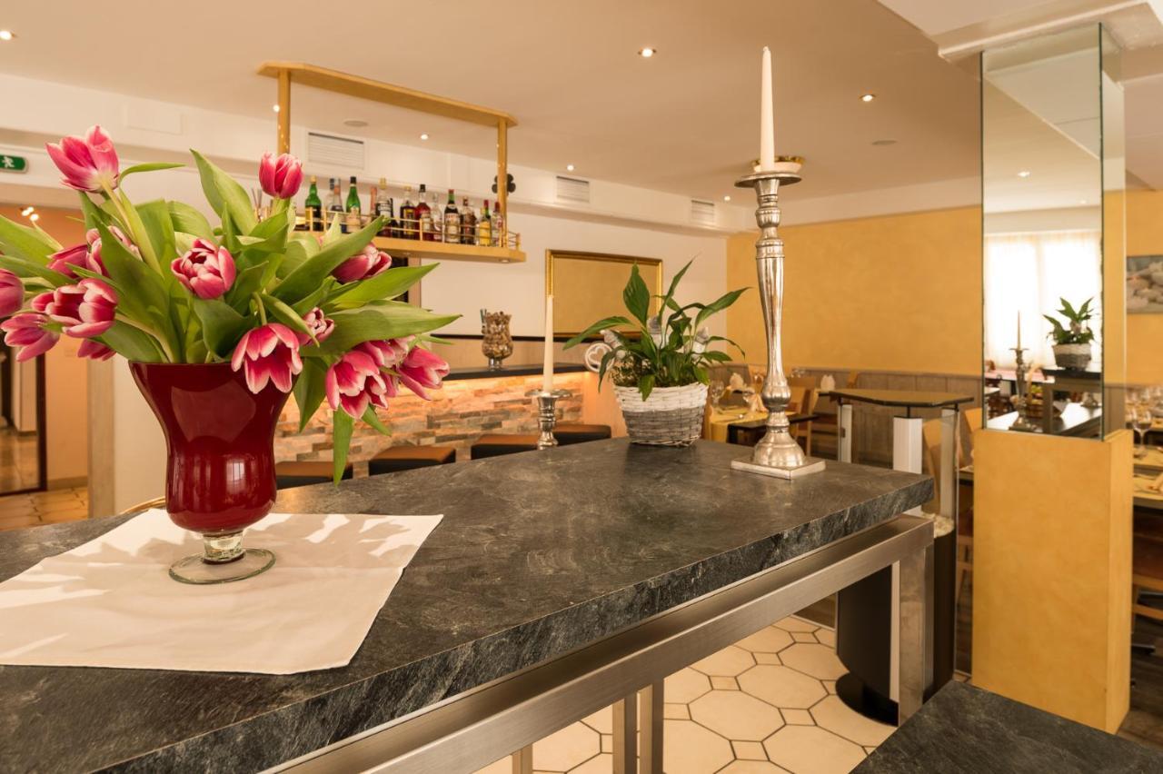 Wellness- Und Schneesporthotel Christiania Saas-Almagell Ngoại thất bức ảnh