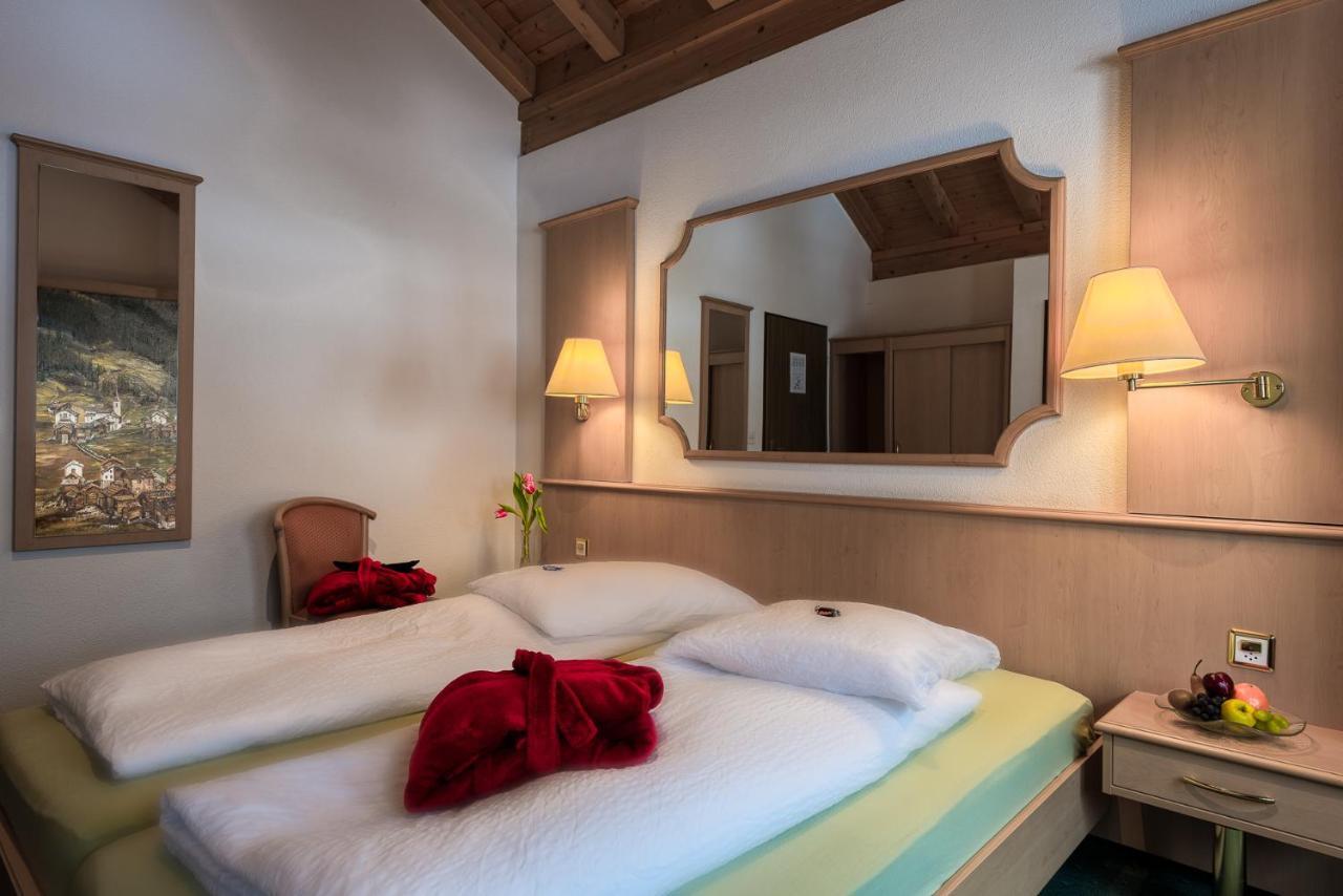 Wellness- Und Schneesporthotel Christiania Saas-Almagell Ngoại thất bức ảnh