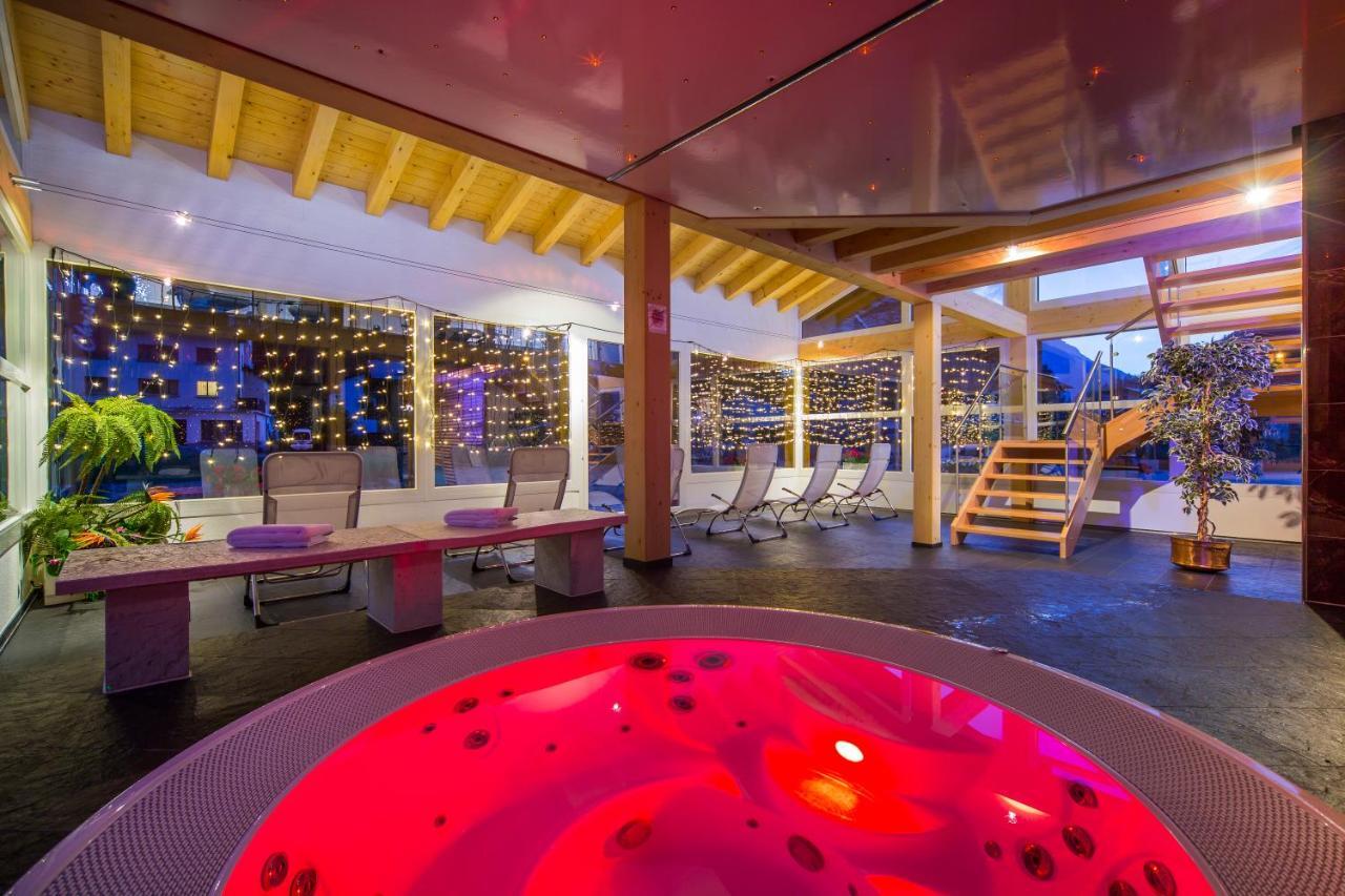 Wellness- Und Schneesporthotel Christiania Saas-Almagell Ngoại thất bức ảnh