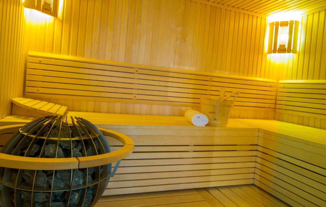 Wellness- Und Schneesporthotel Christiania Saas-Almagell Ngoại thất bức ảnh